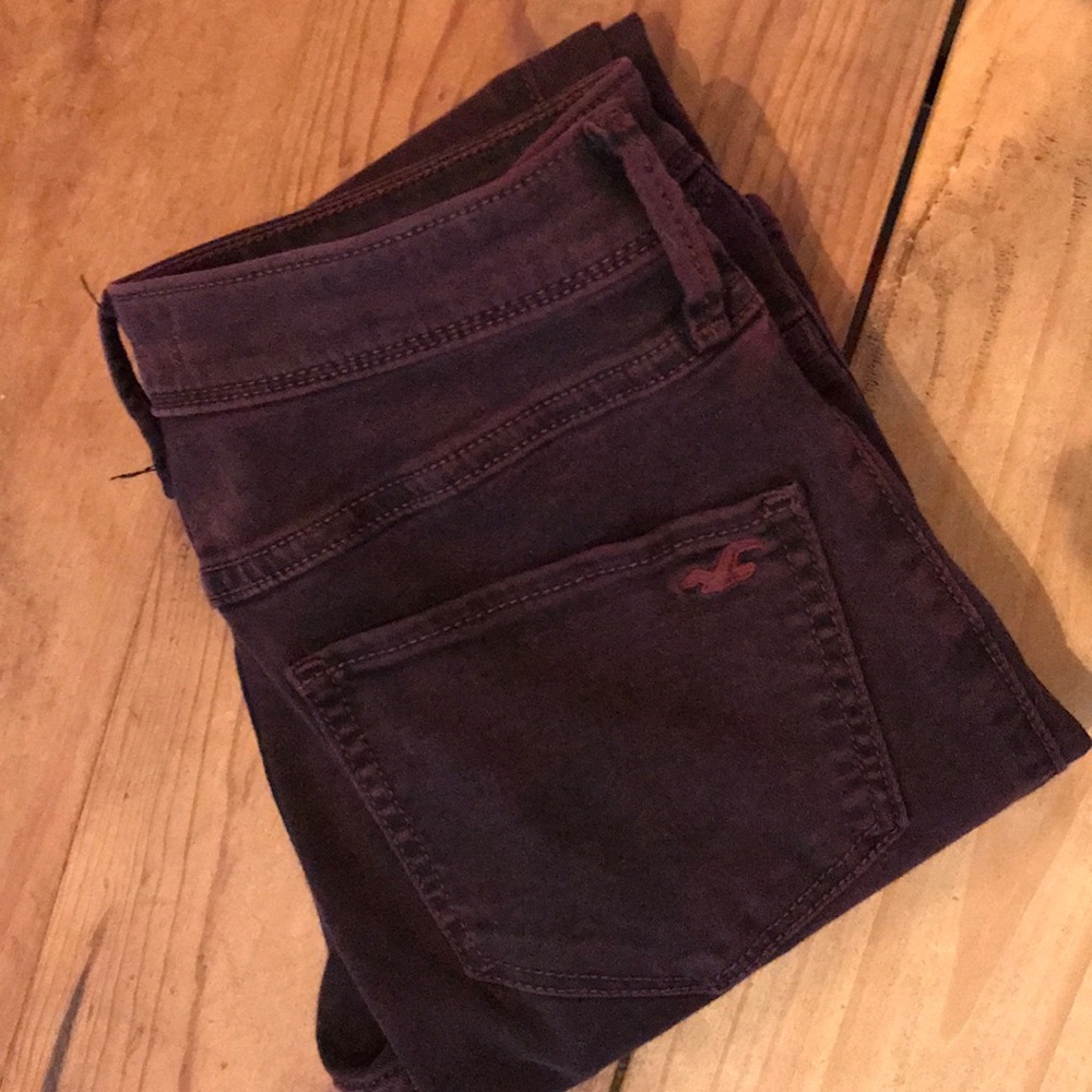 Style away with these maroon washed jeggings!